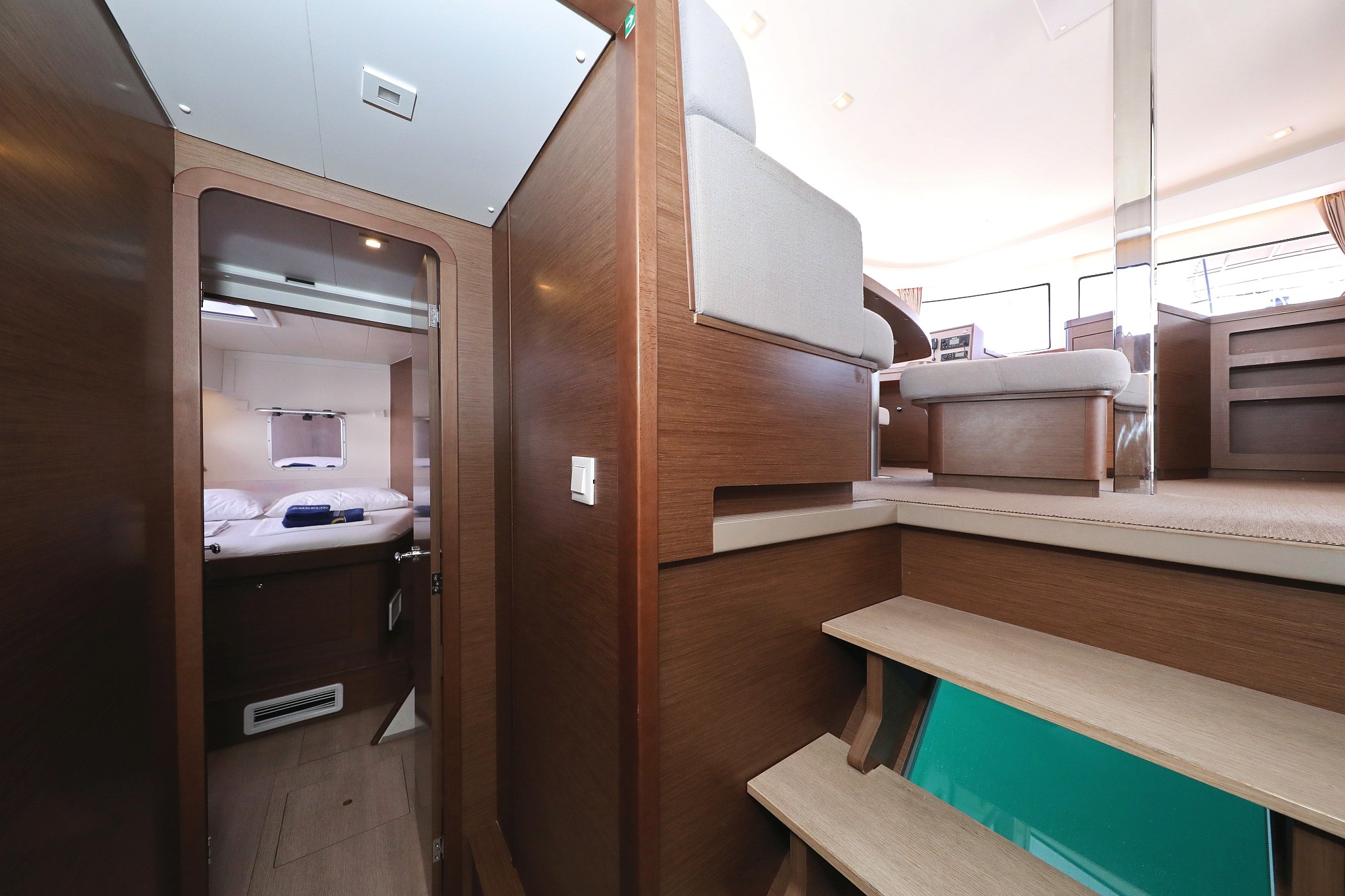 Lagoon 42, Media Luna | Yacht Charter Croatia