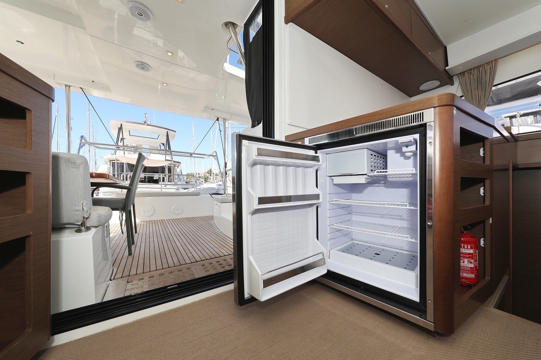 Lagoon 42, Media Luna | Yacht Charter Croatia