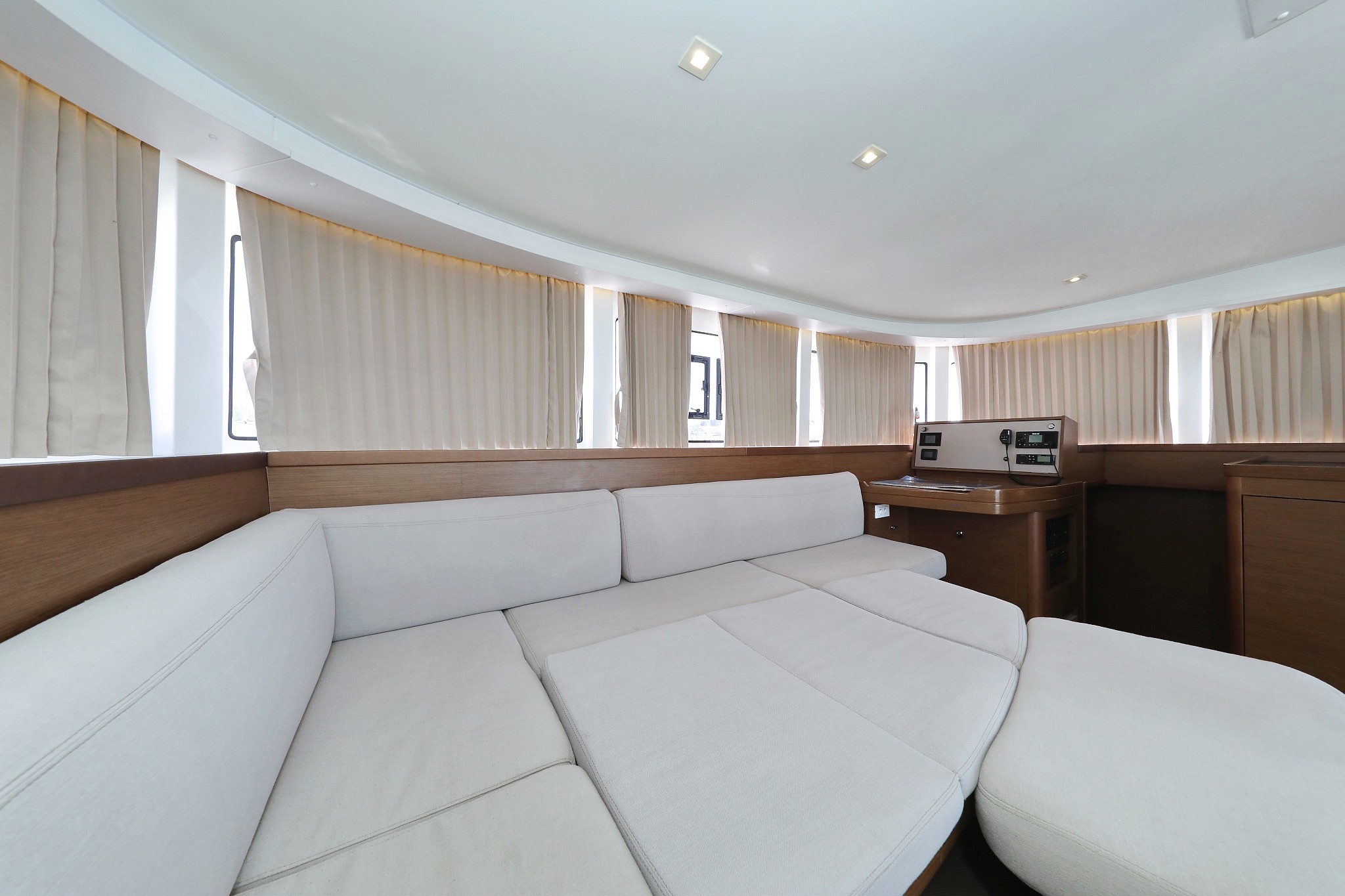 Lagoon 42, Media Luna | Yacht Charter Croatia