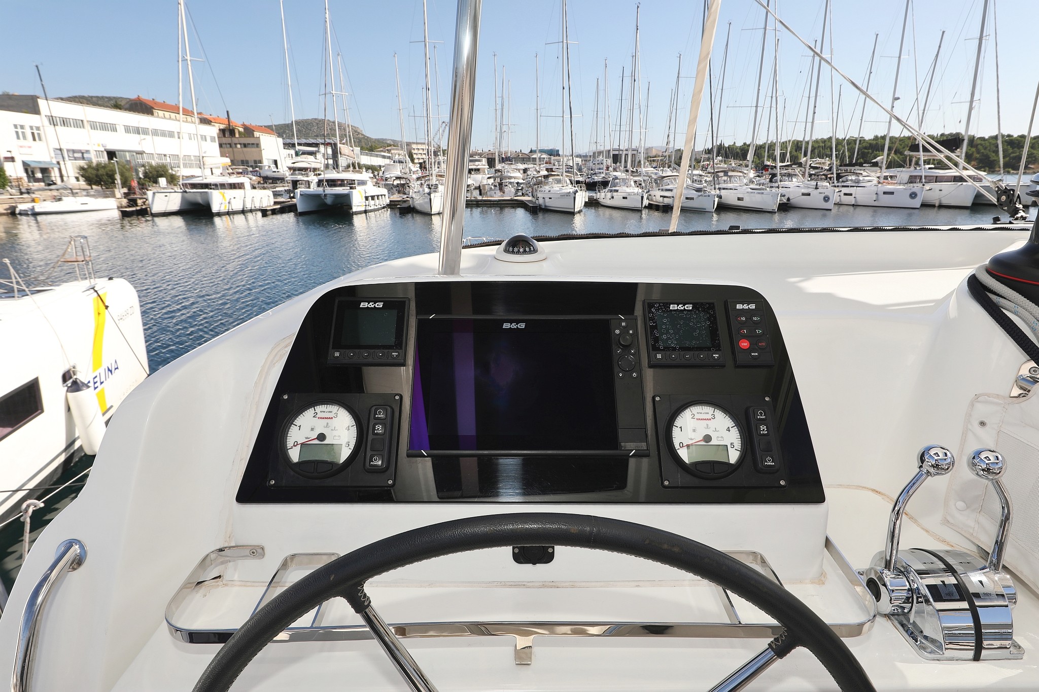 Lagoon 42, Media Luna | Yacht Charter Croatia