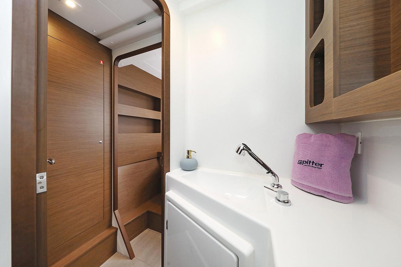 Lagoon 42, Adriana 2 | Yacht Charter Croatia