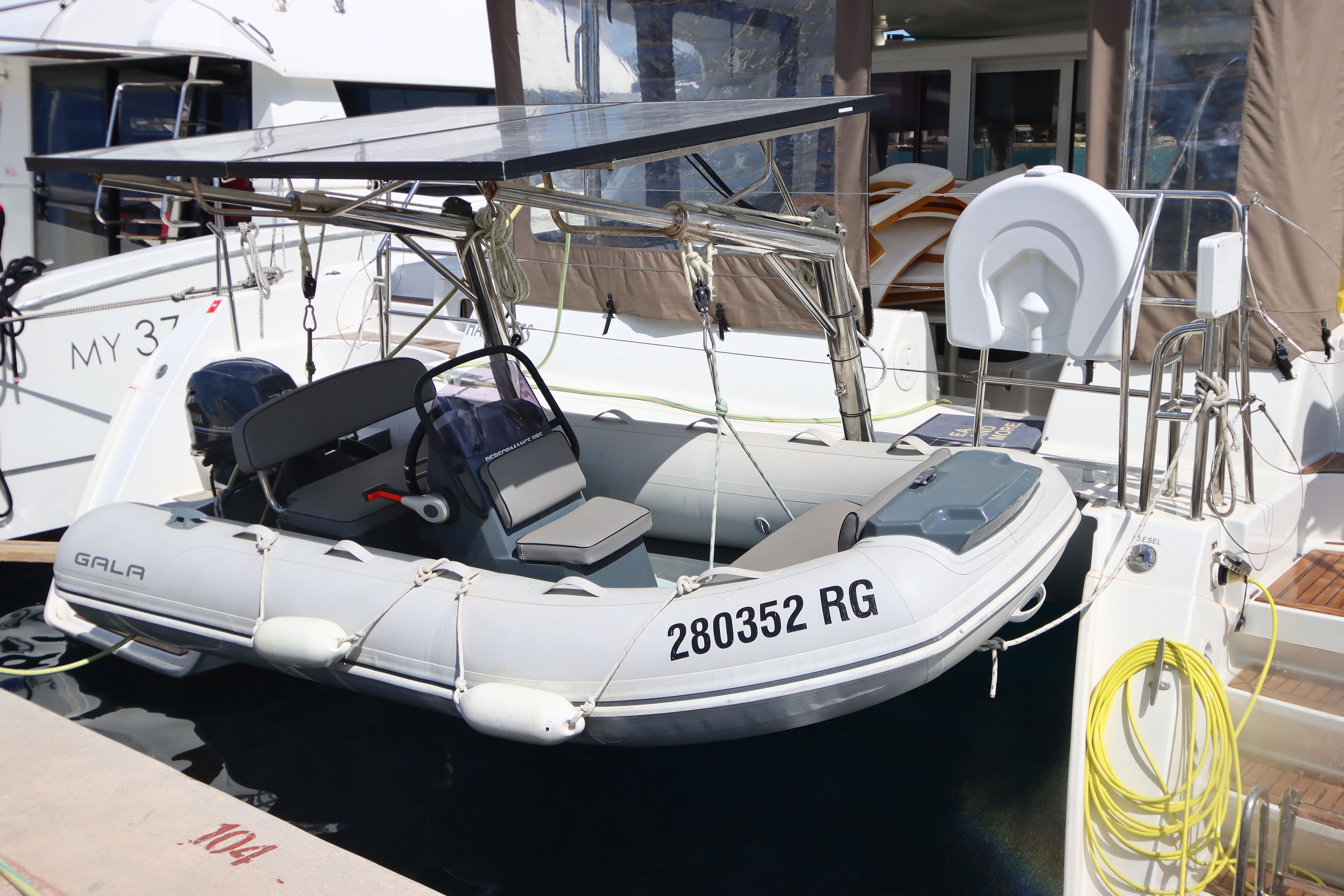Lagoon 421, Happiness | Yacht Charter Croatia