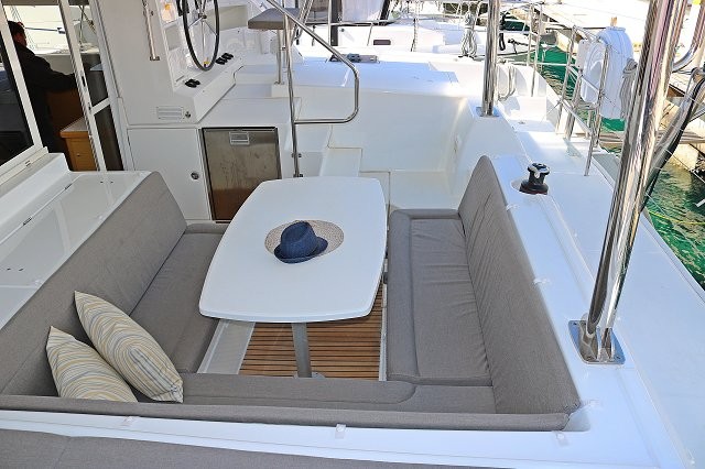 Lagoon 421, Happiness | Yacht Charter Croatia