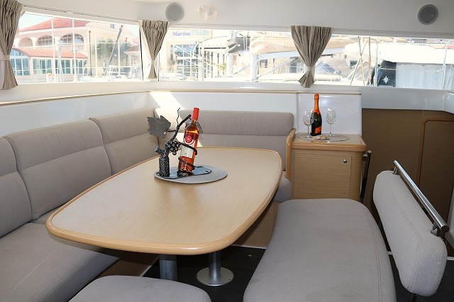 Lagoon 421, Happiness | Noleggio di Yacht Croazia