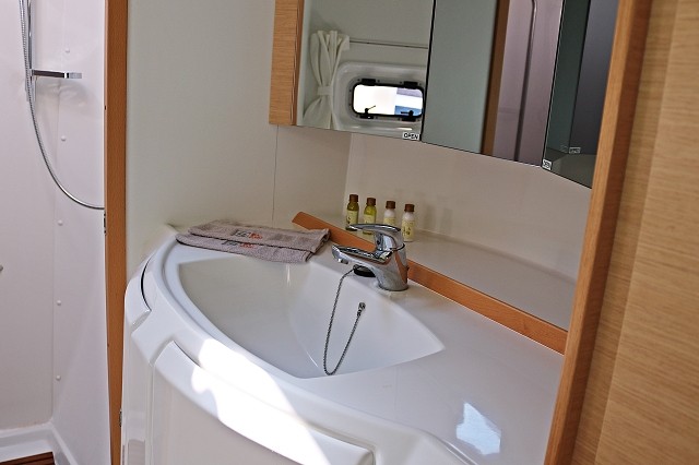 Lagoon 421, Happiness | Noleggio di Yacht Croazia