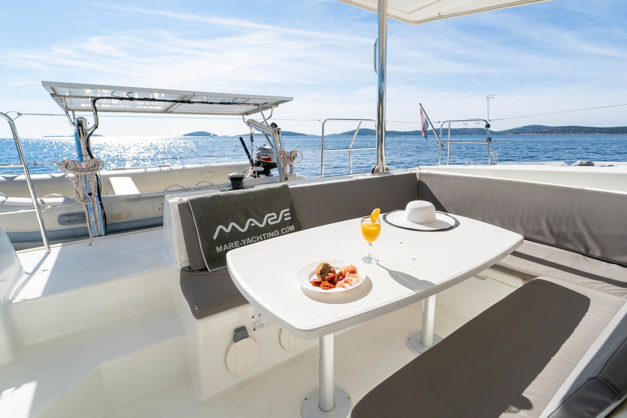 Lagoon 421, Patch Work | Yacht Charter Croatia