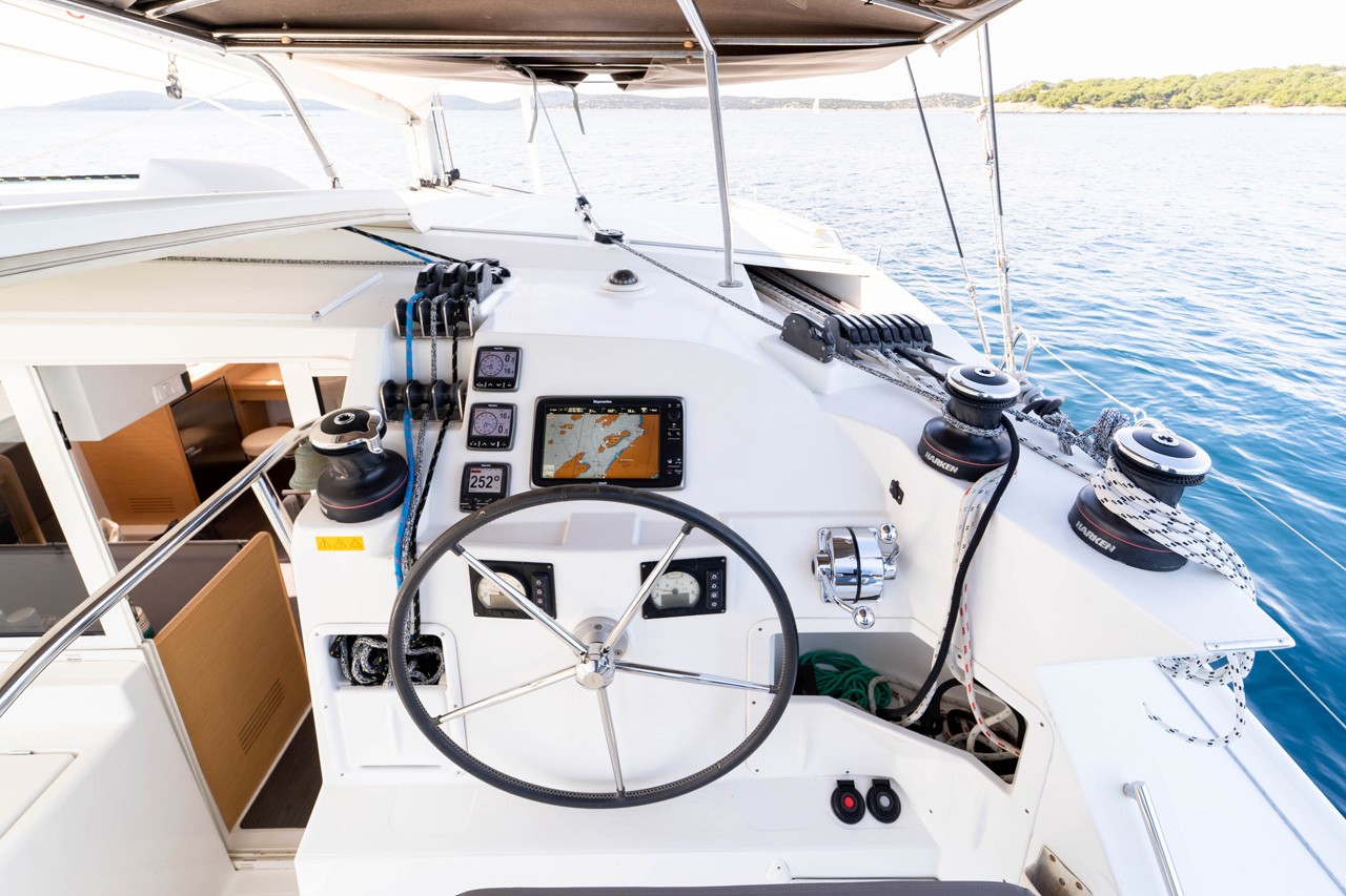 Lagoon 421, Patch Work | Yacht Charter Croatia