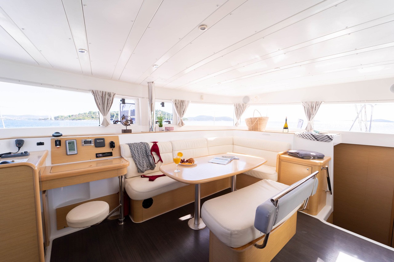 Lagoon 421, Patch Work | Yacht Charter Croatia
