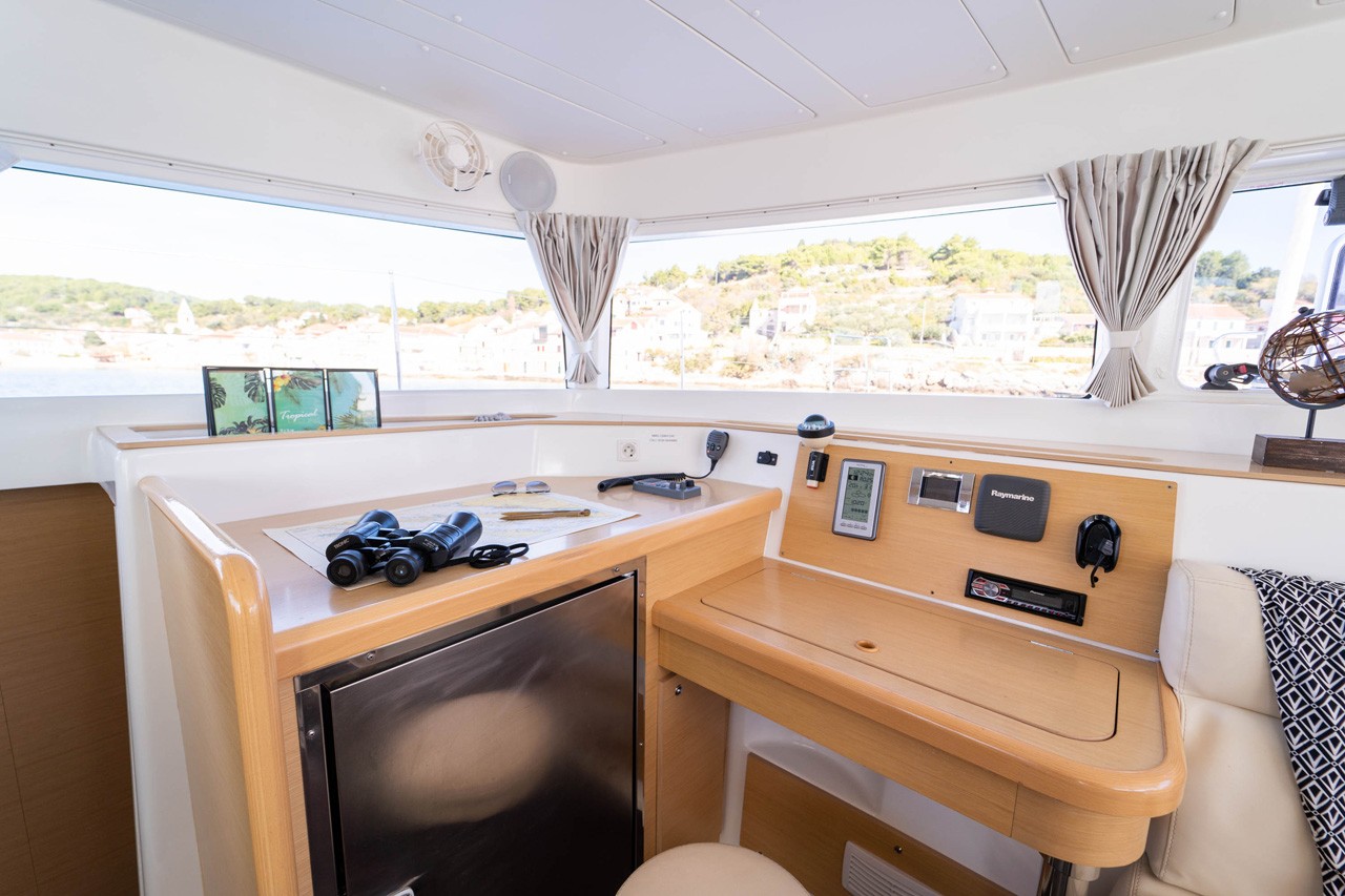 Lagoon 421, Patch Work | Yacht Charter Croatia