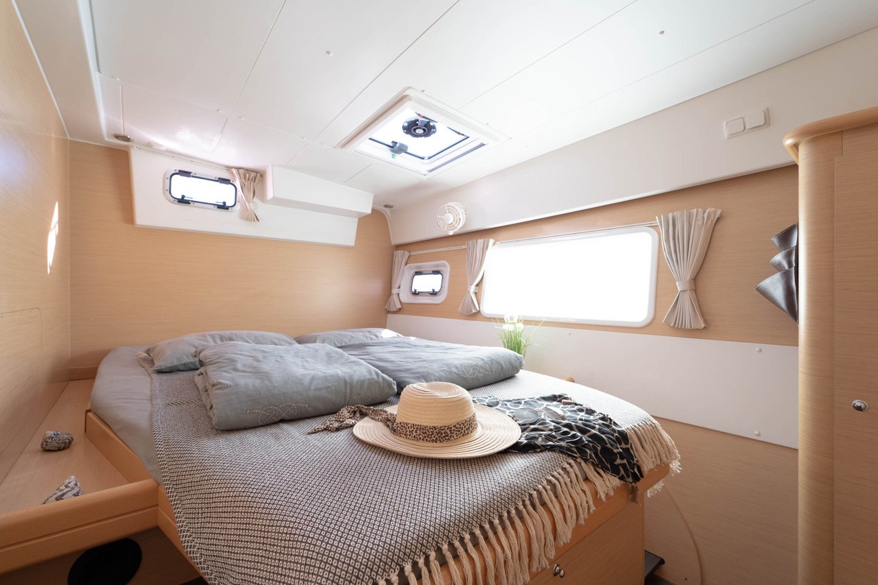 Lagoon 421, Patch Work | Yacht Charter Croatia