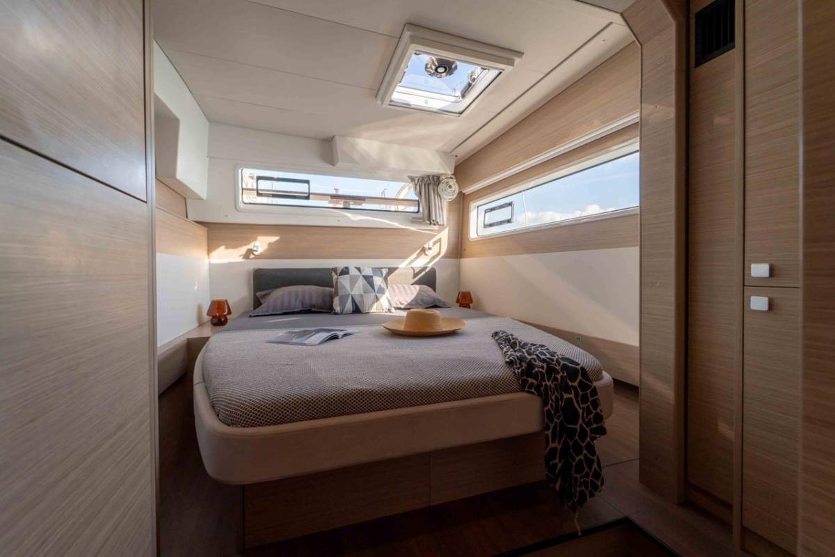 Lagoon 43, Lotti | Yacht Charter Croatia