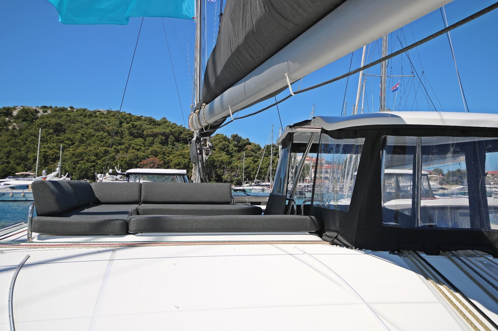 Lagoon 43, Solution | Yacht Charter Croatia