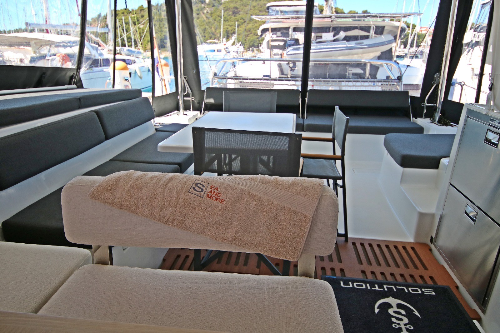 Lagoon 43, Solution | Yacht Charter Croatia