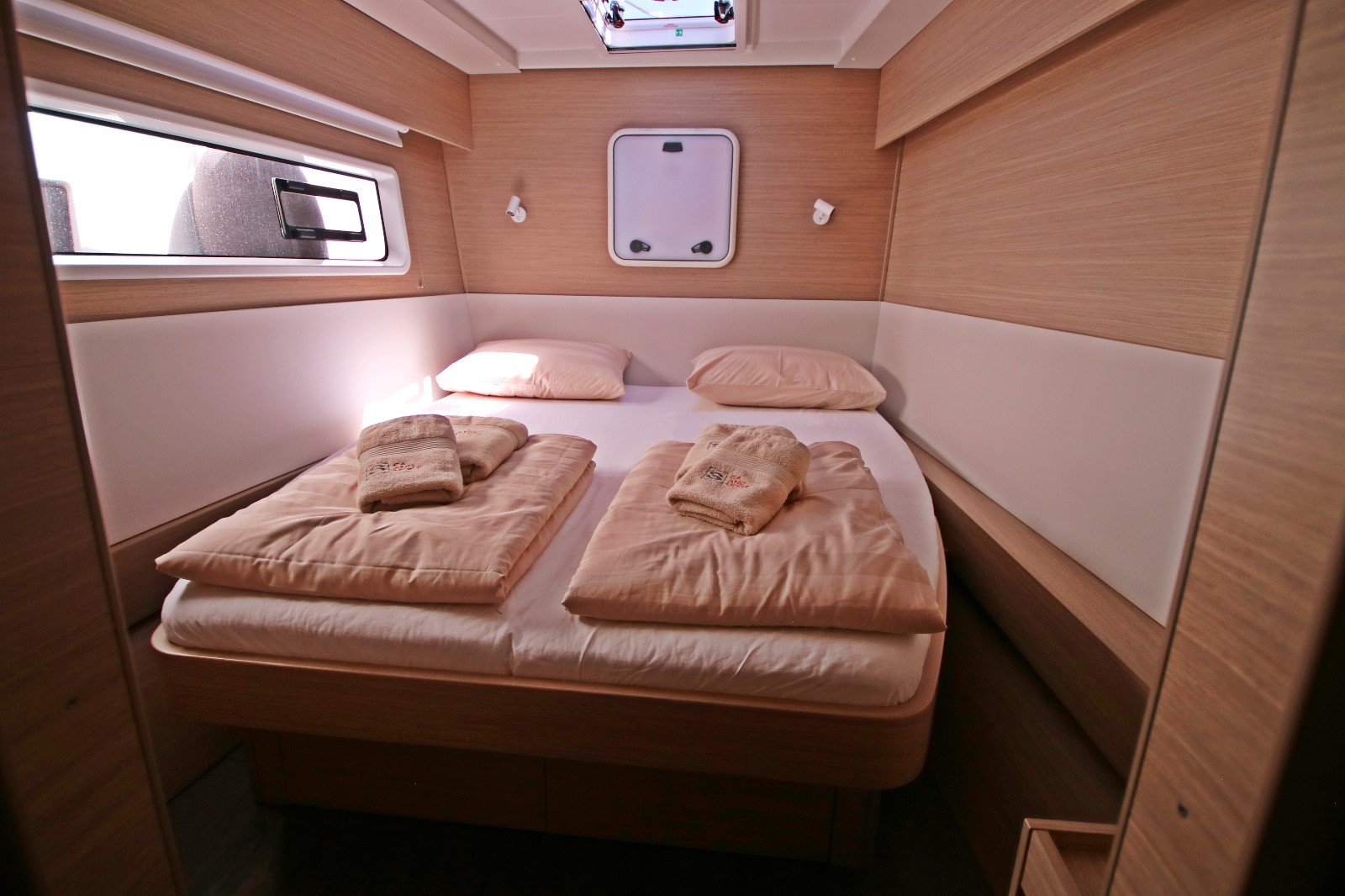 Lagoon 43, Solution | Yacht Charter Croatia
