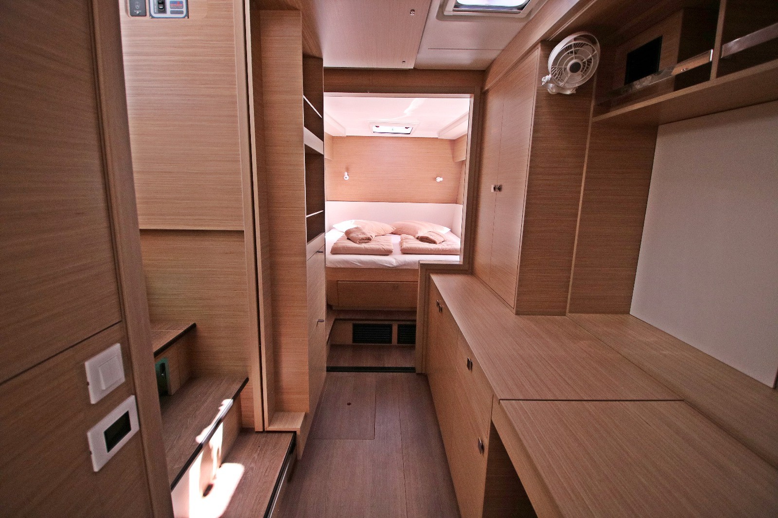 Lagoon 43, Solution | Yacht Charter Croatia