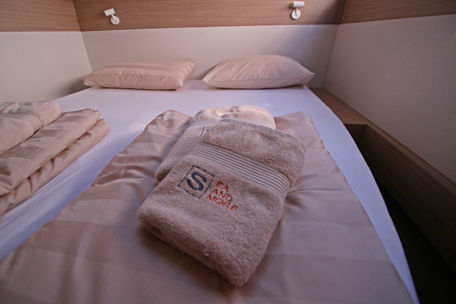Lagoon 43, Solution | Yacht Charter Croatia