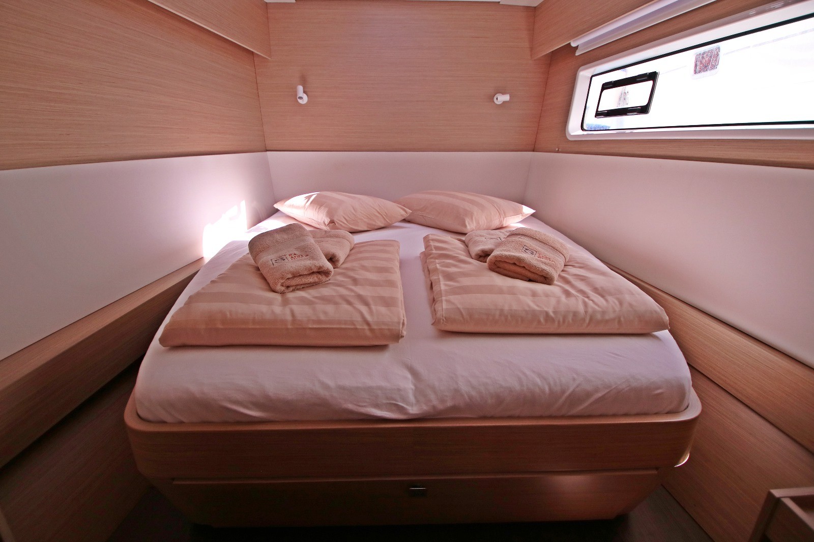 Lagoon 43, Solution | Yacht Charter Croatia