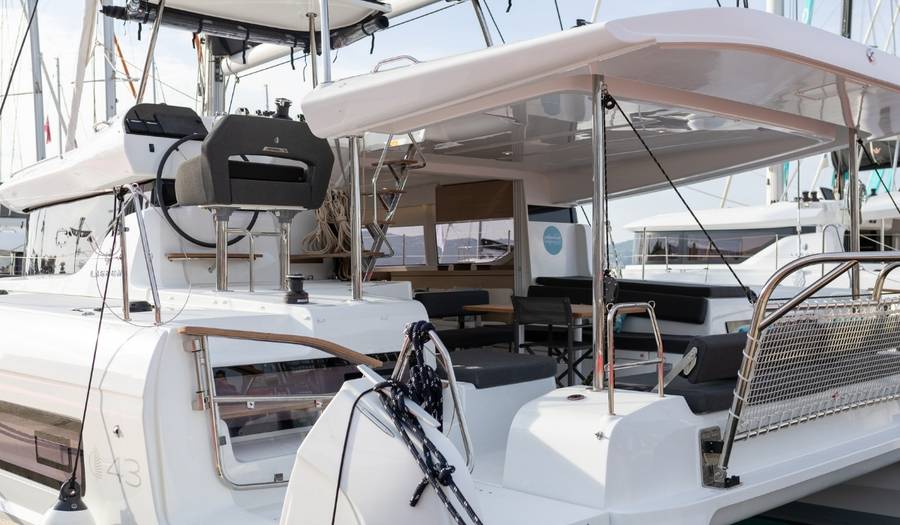 Lagoon 43, Aria | Yacht Charter Croatia