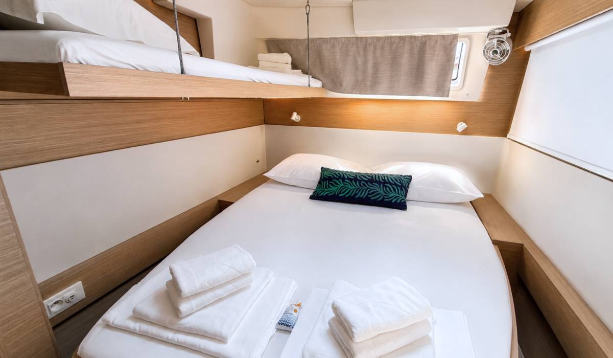 Lagoon 43, Aria | Yacht Charter Croatia