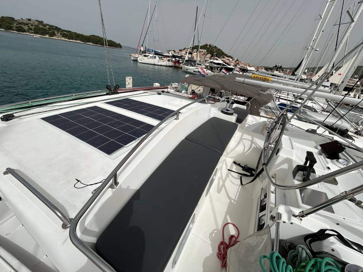Lagoon 440, Manatee | Yacht Charter Croatia