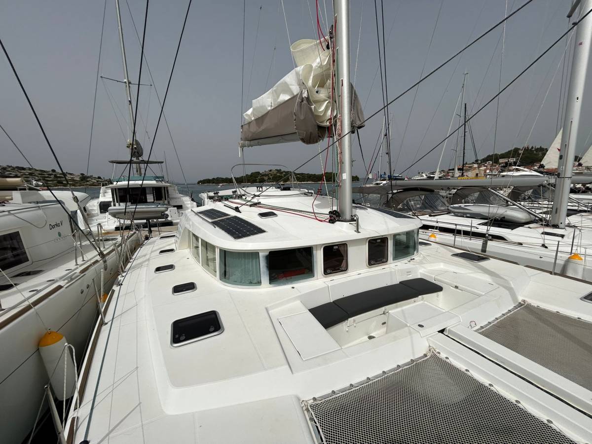 Lagoon 440, Manatee | Yacht Charter Croatia