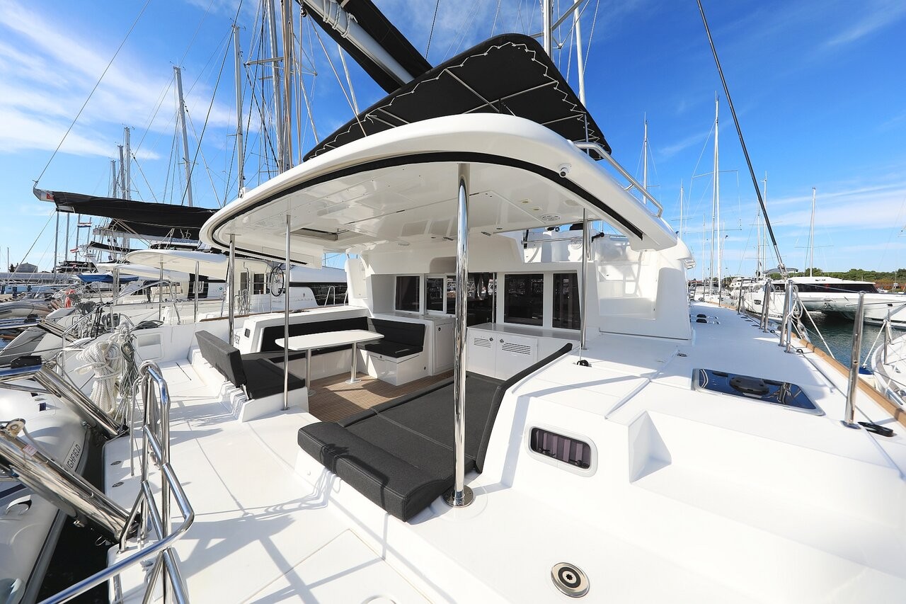 Lagoon 450 F, Oliver | Yacht Charter Croatia