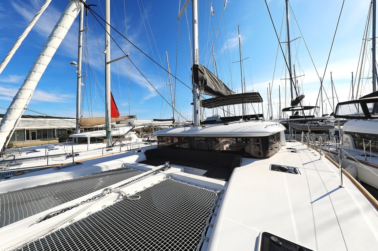 Lagoon 450 F, Oliver | Yacht Charter Croatia