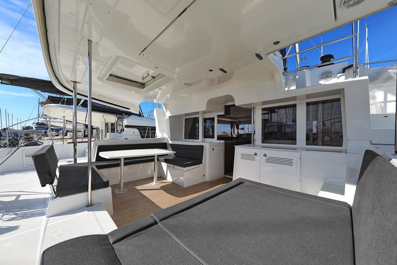 Lagoon 450 F, Oliver | Yacht Charter Croatia