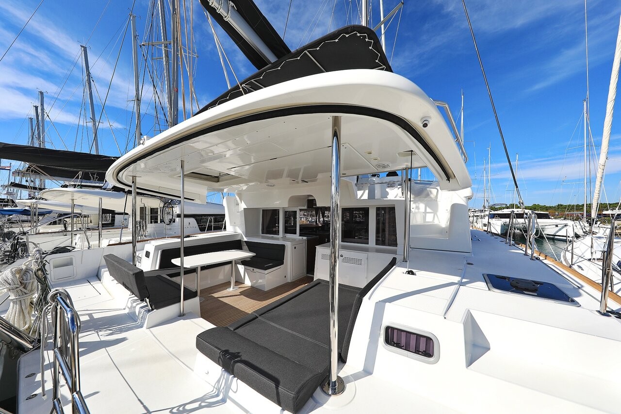 Lagoon 450 F, Oliver | Yacht Charter Croatia