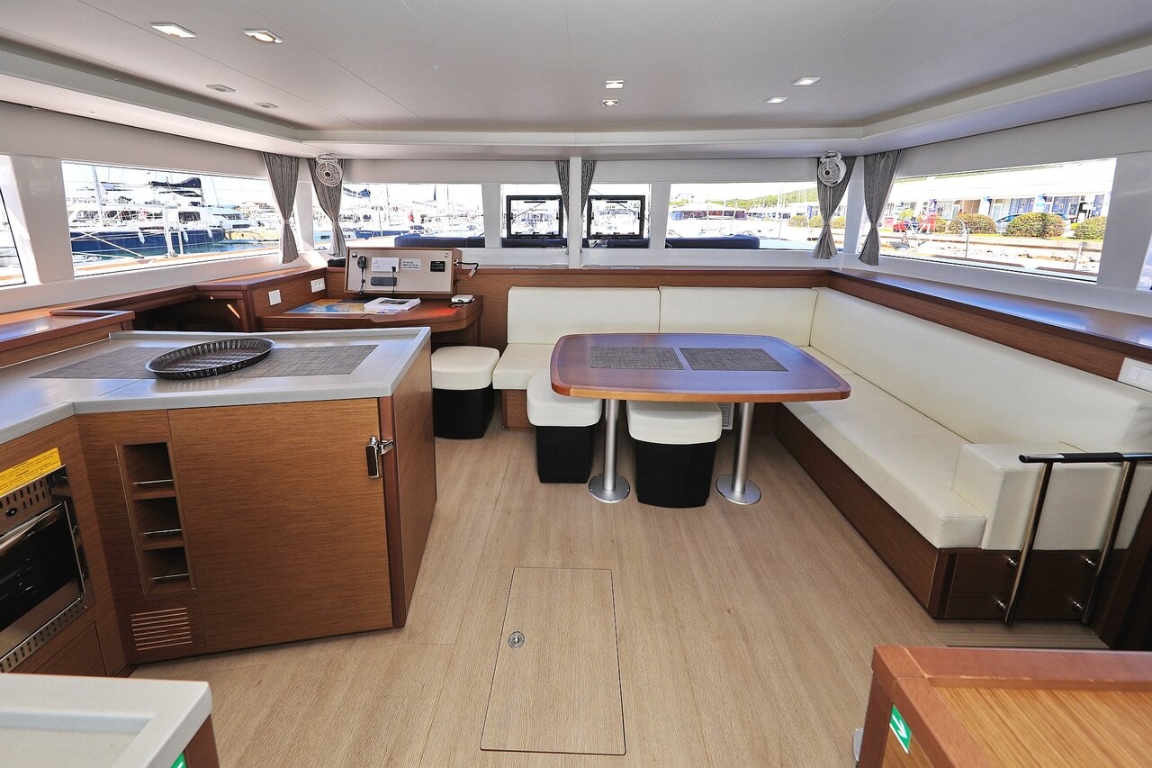 Lagoon 450 F, Oliver | Yacht Charter Croatia