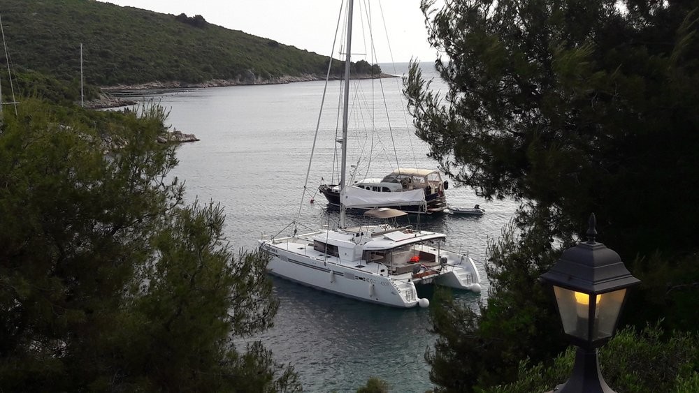 Lagoon 450 F, Red Twin | Yacht Charter Croatia