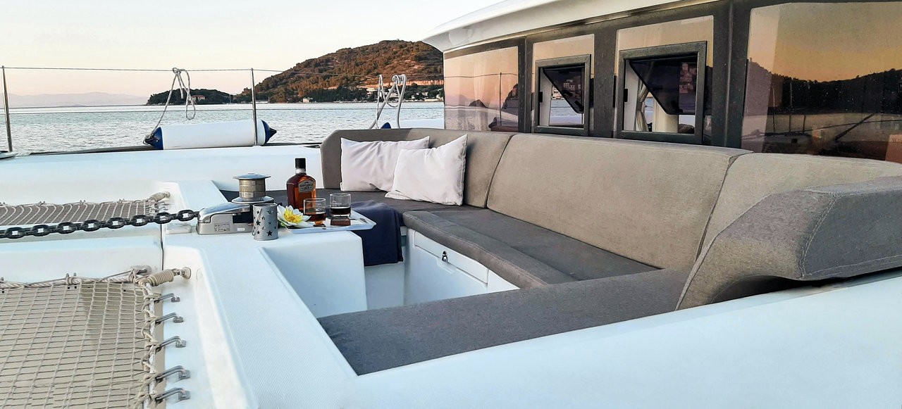 Lagoon 450 F, Red Twin | Yacht Charter Croatia