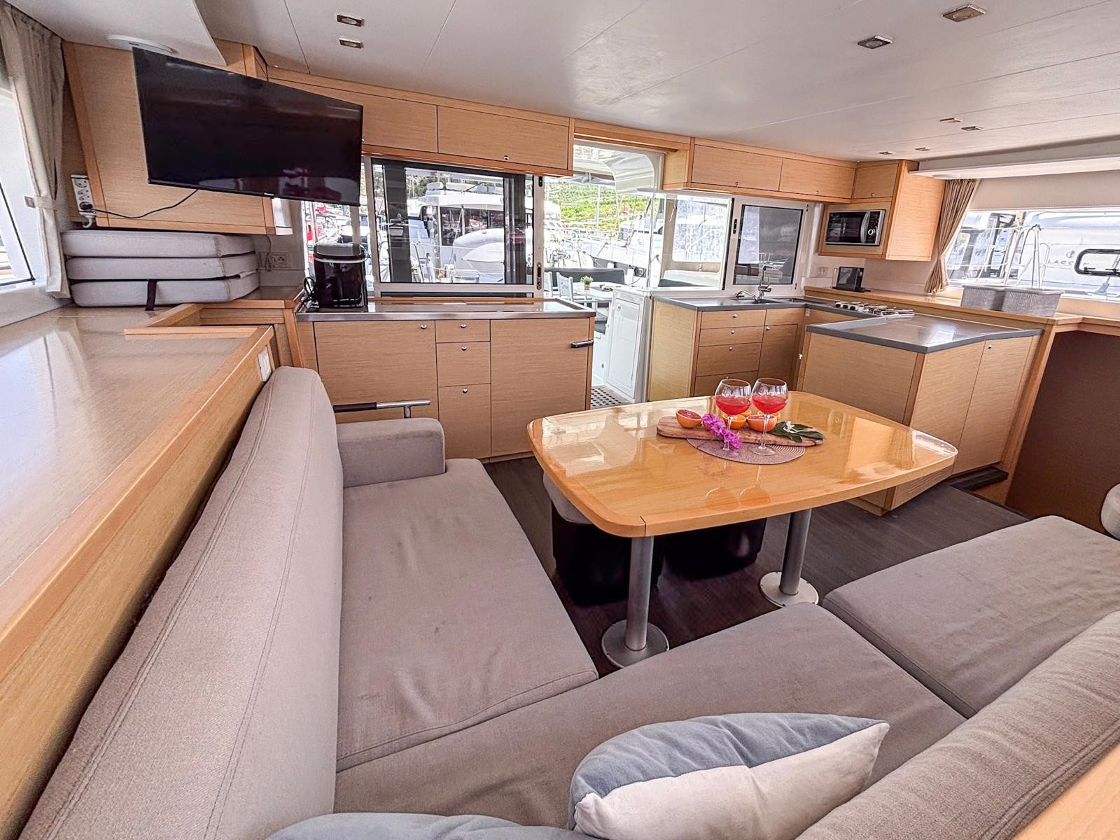 Lagoon 450 F, Red Twin | Yacht Charter Croatia