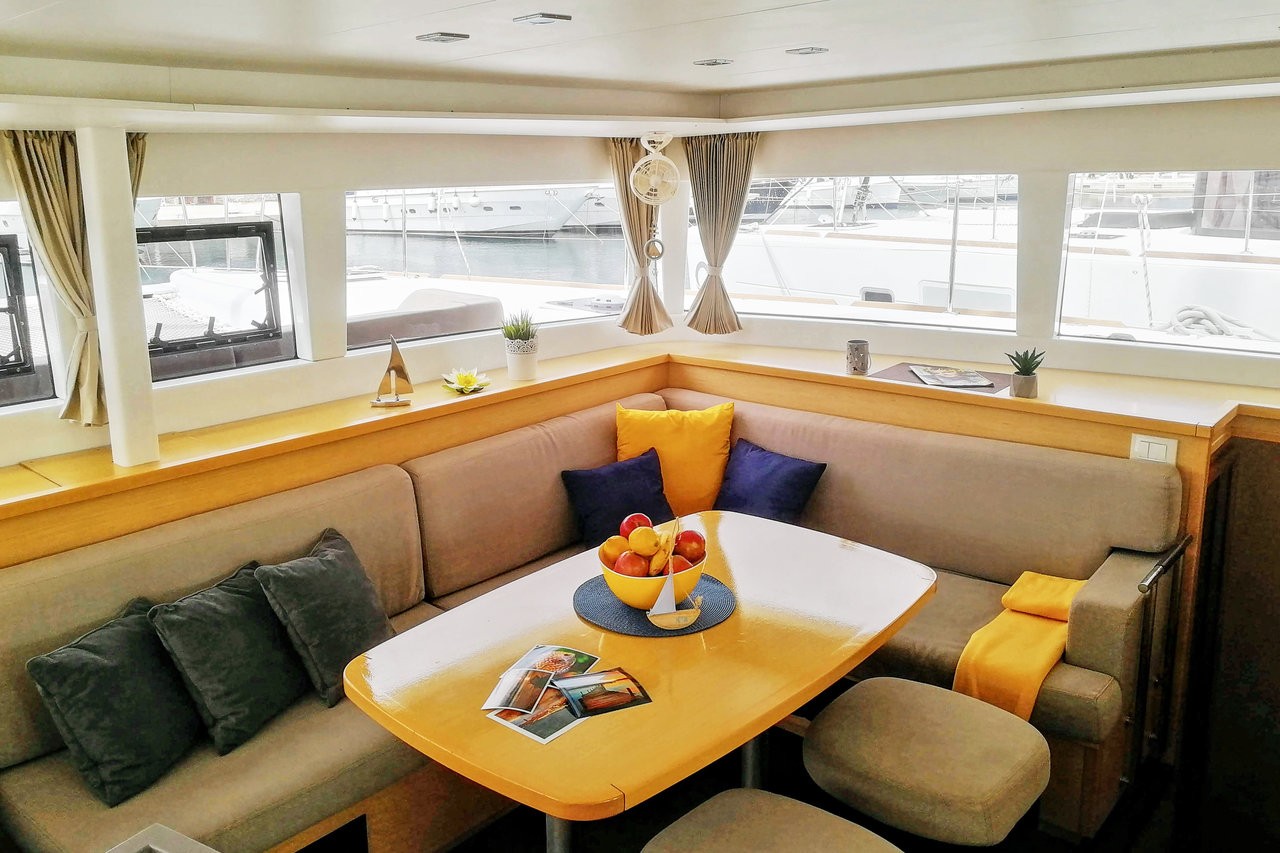 Lagoon 450 F, Red Twin | Yacht Charter Croatia