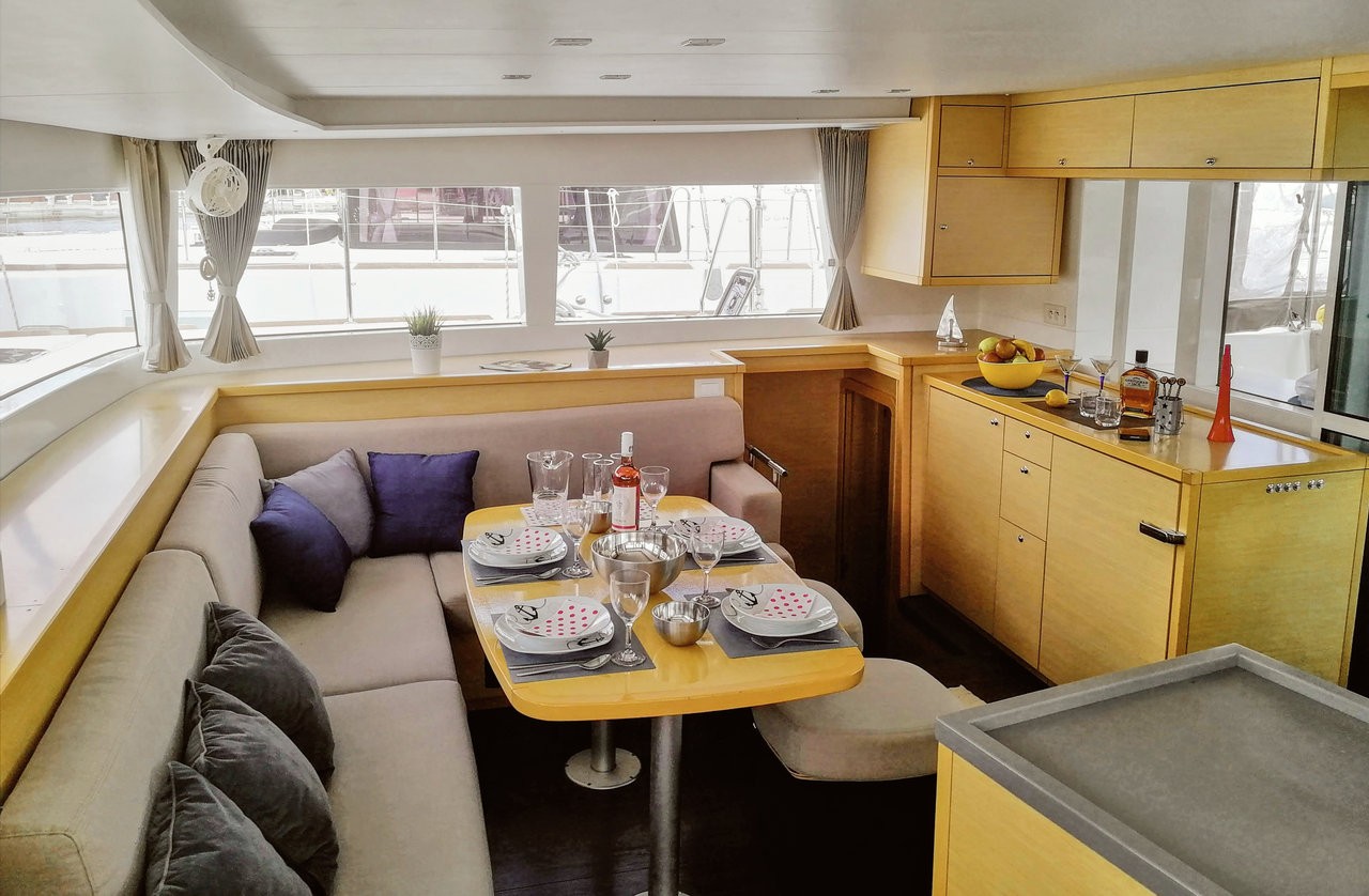 Lagoon 450 F, Red Twin | Yacht Charter Croatia