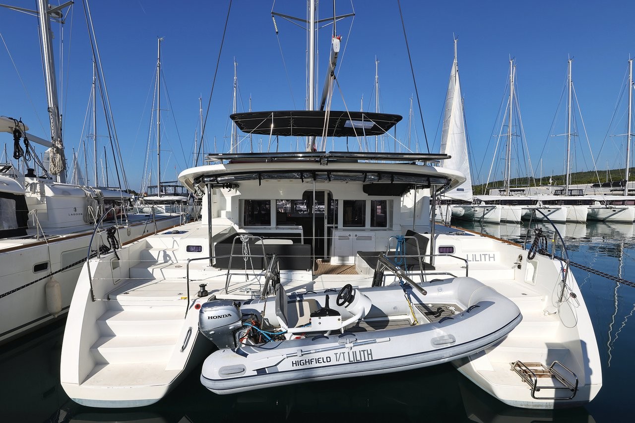 Lagoon 450 F, Lilith | Yacht Charter Croatia