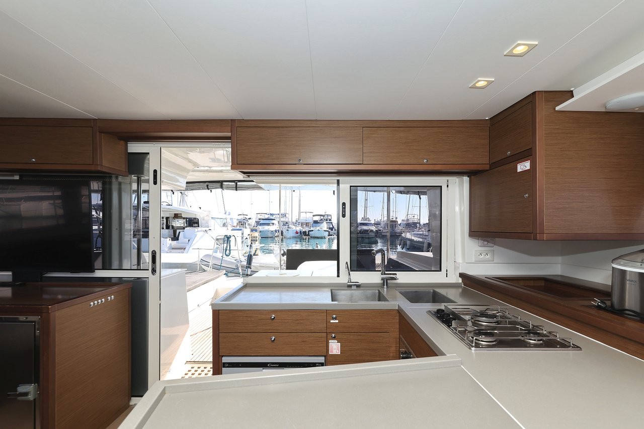 Lagoon 450 F, Lilith | Yacht Charter Croatia