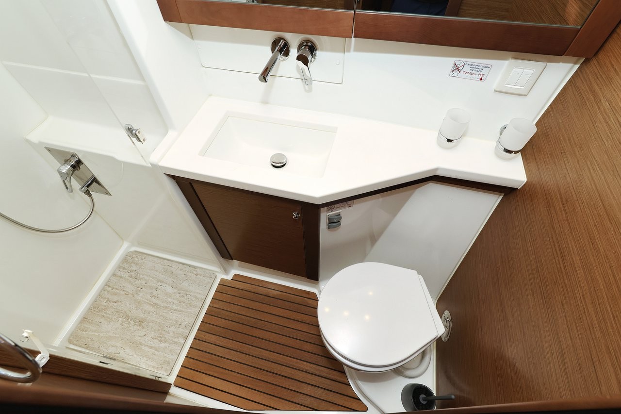 Lagoon 450 F, Lilith | Yacht Charter Croatia