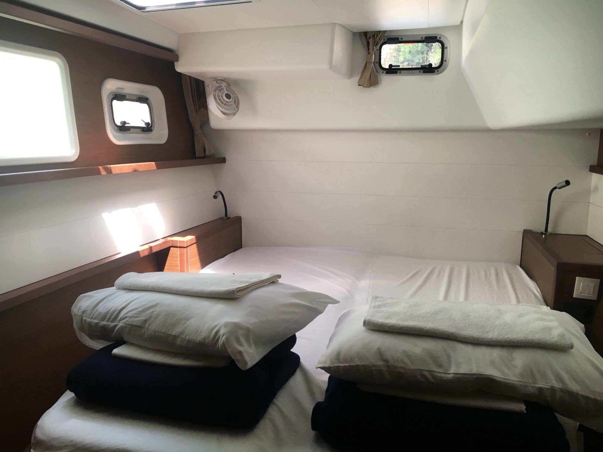 Lagoon 450 F, Samogon | Yacht Charter Croatia