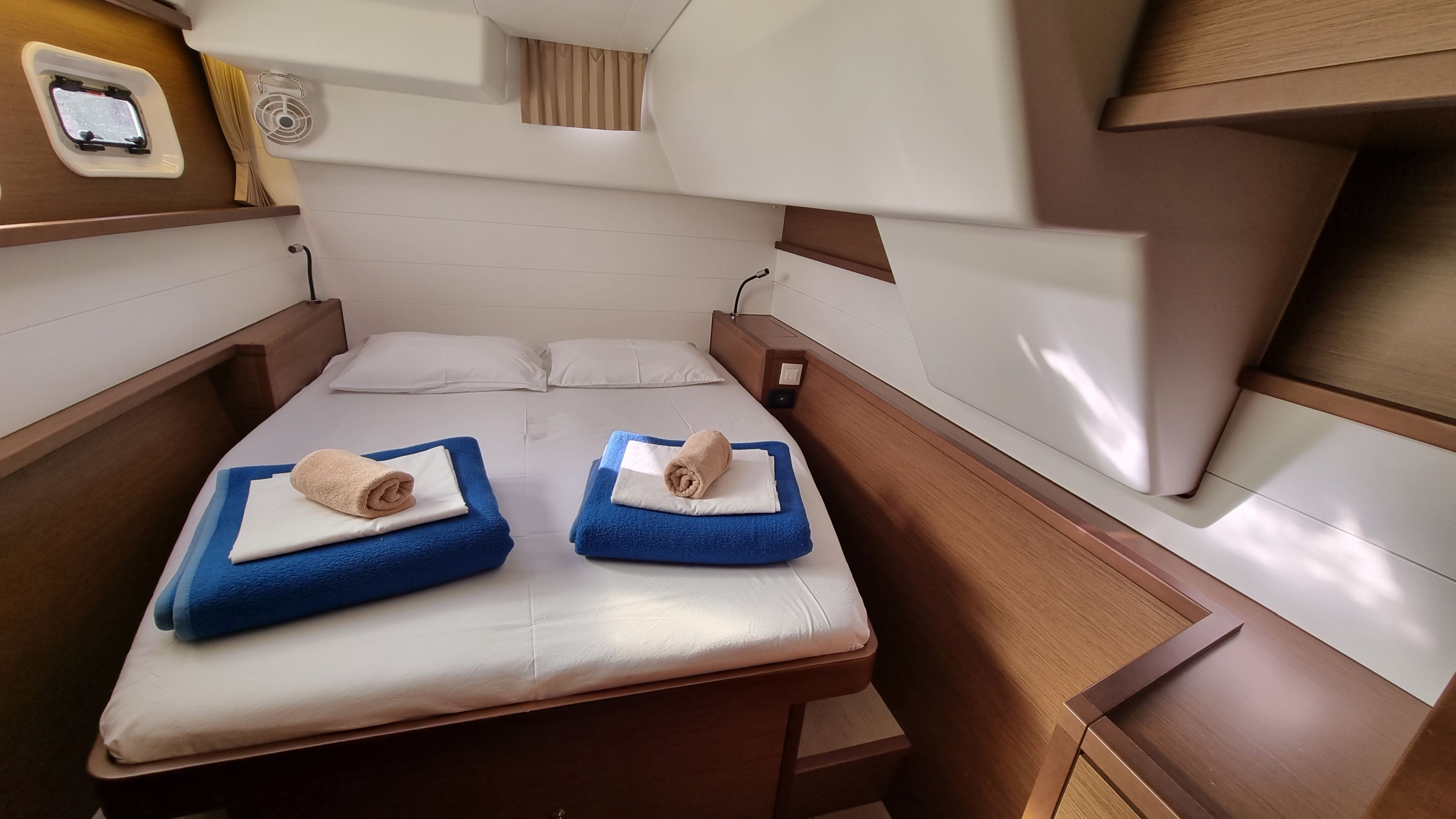 Lagoon 450 F, Samogon | Yacht Charter Croatia