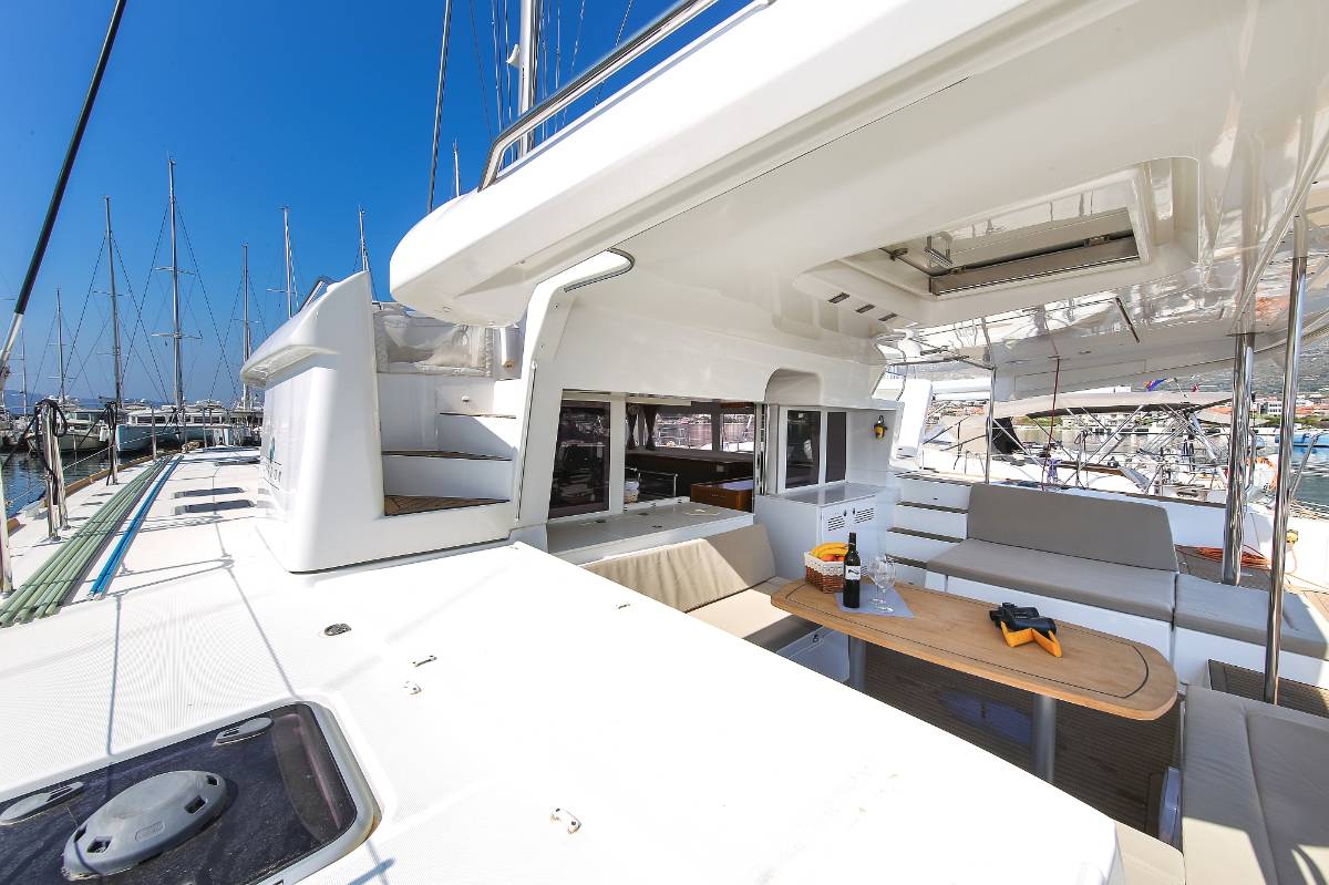 Lagoon 450 F, Fenadi | Yacht Charter Croatia