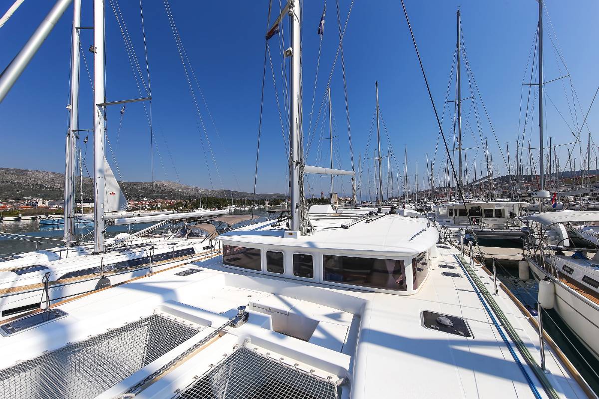 Lagoon 450 F, Fenadi | Yacht Charter Croatia