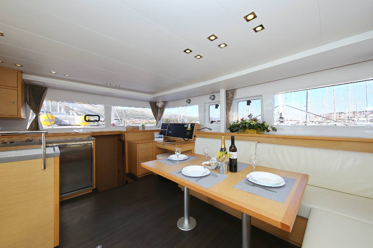 Lagoon 450 F, Fenadi | Yacht Charter Croatia
