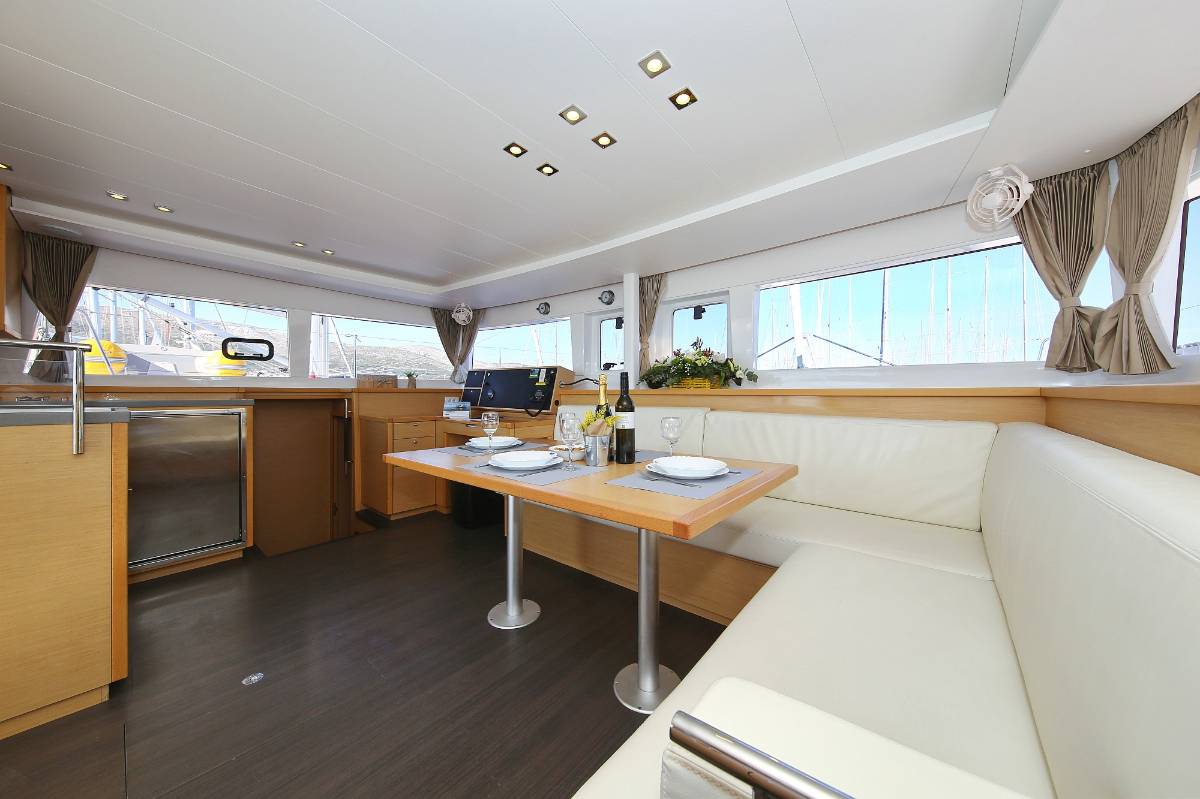 Lagoon 450 F, Fenadi | Yacht Charter Croatia