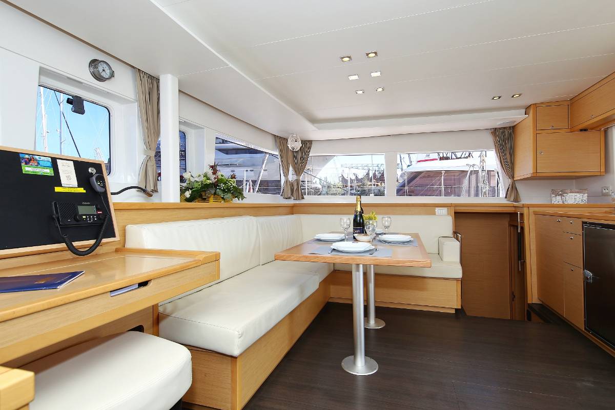 Lagoon 450 F, Fenadi | Yacht Charter Croatia