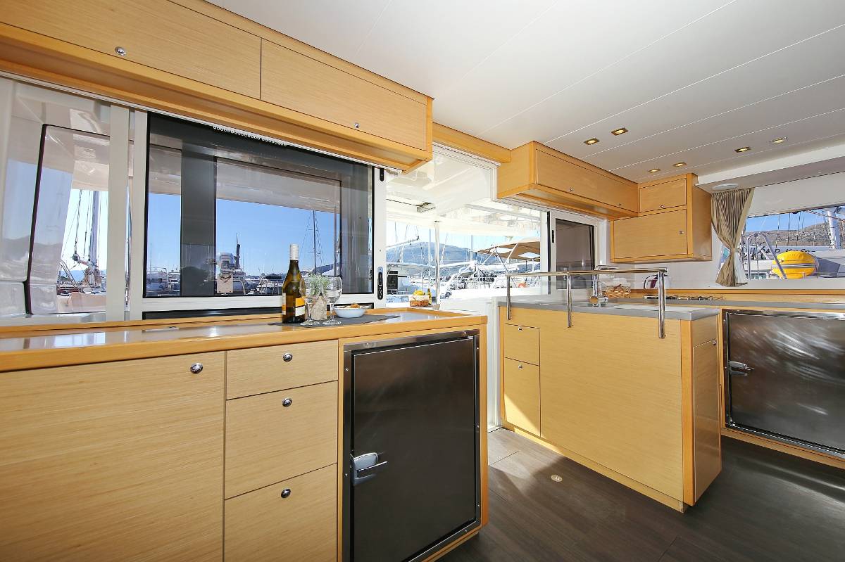 Lagoon 450 F, Fenadi | Yacht Charter Croatia