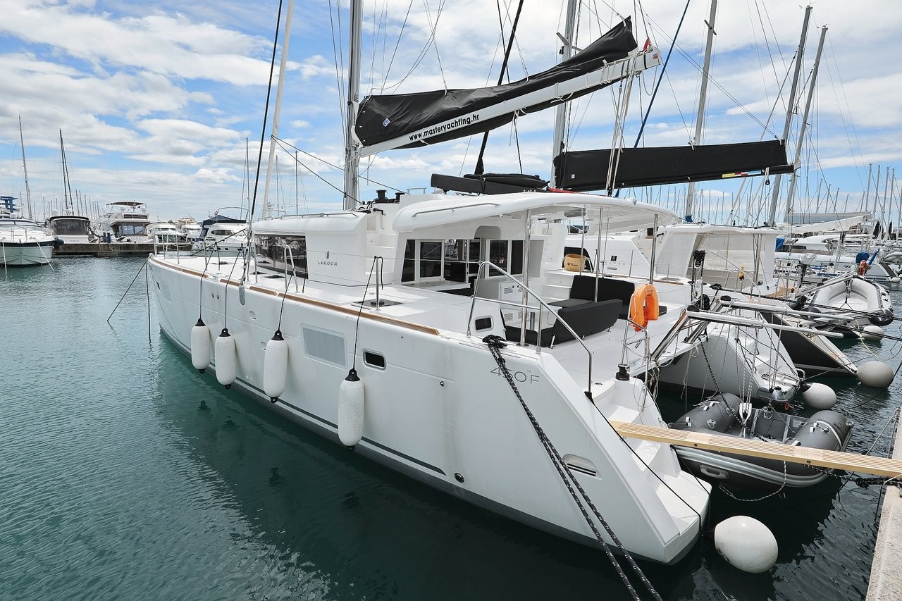 Lagoon 450 F Must Have | Catamaran Charter Croatia