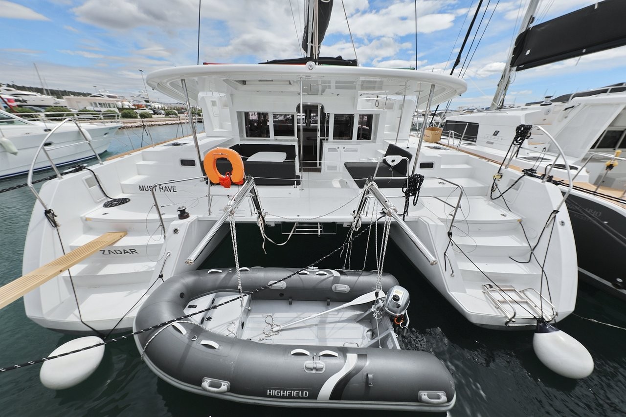 Lagoon 450 F, Must Have | Noleggio di Yacht Croazia