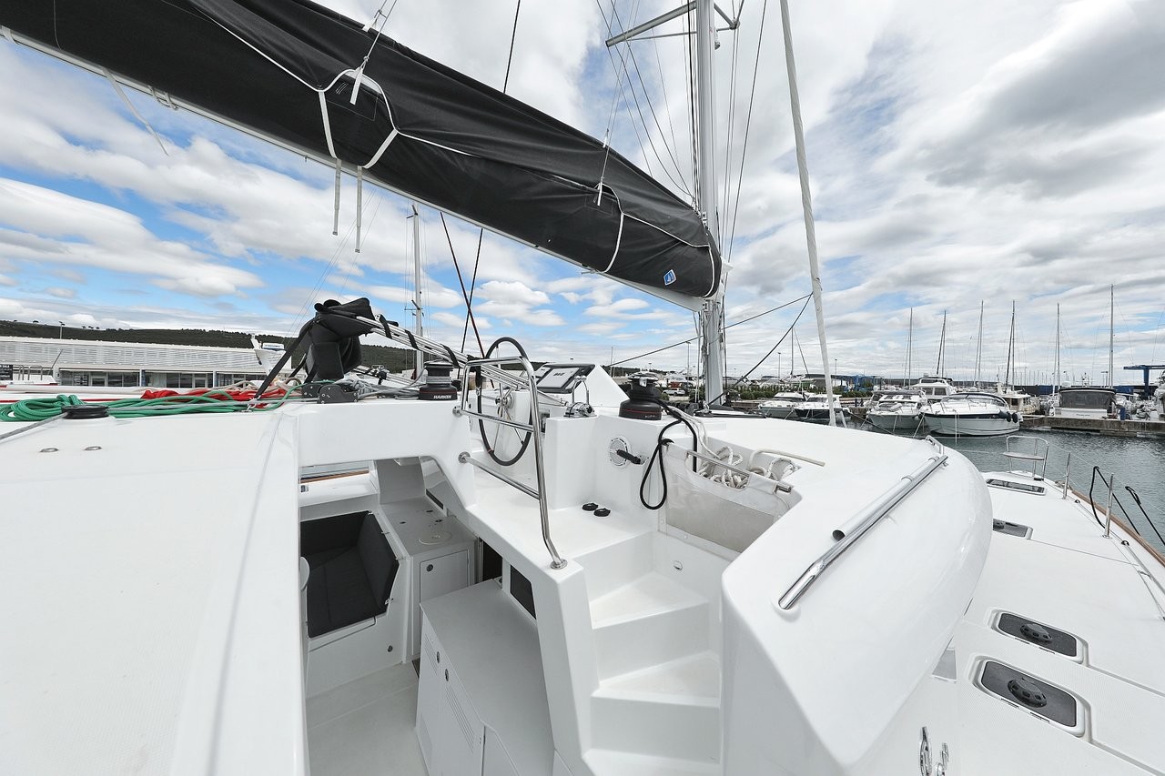 Lagoon 450 F, Must Have | Noleggio di Yacht Croazia