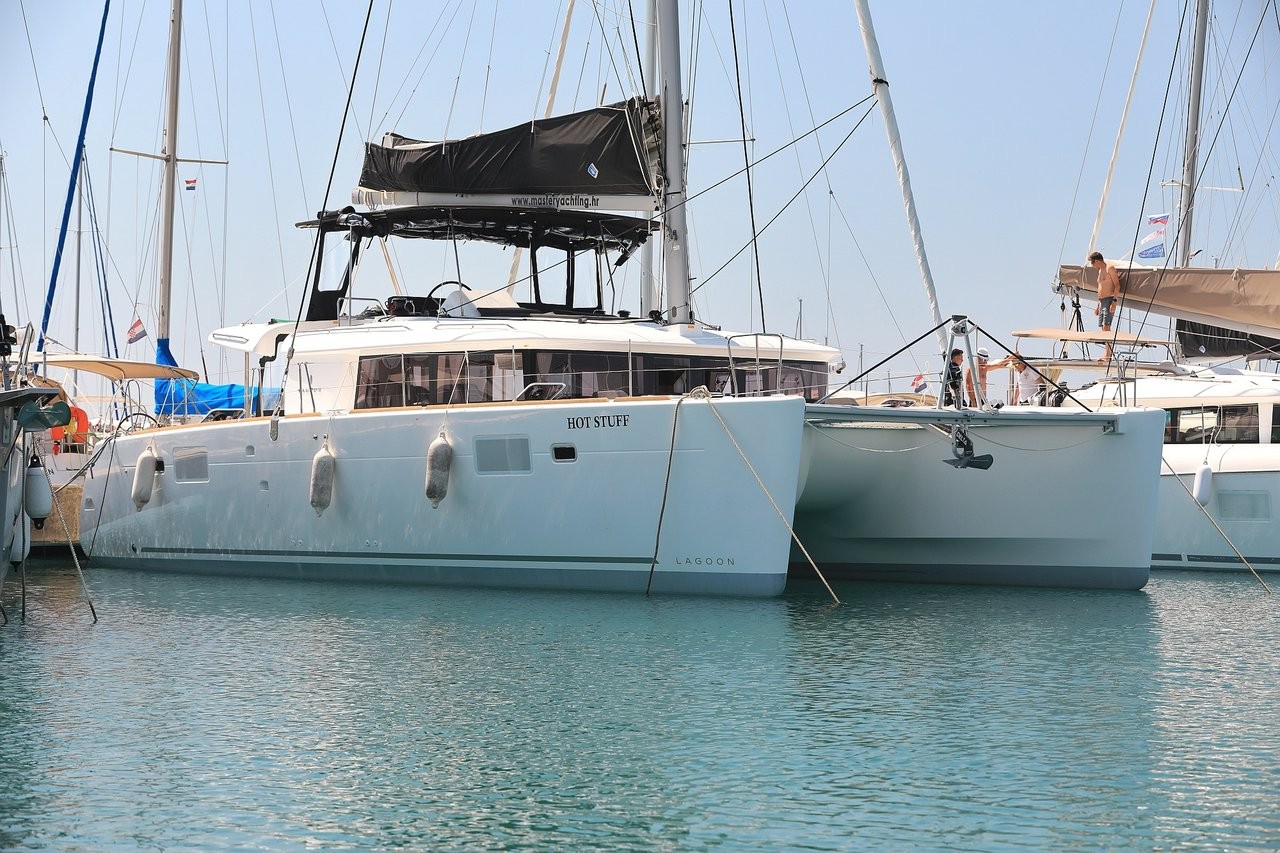 Lagoon 450 F, Hot Stuff | Noleggio di Yacht Croazia